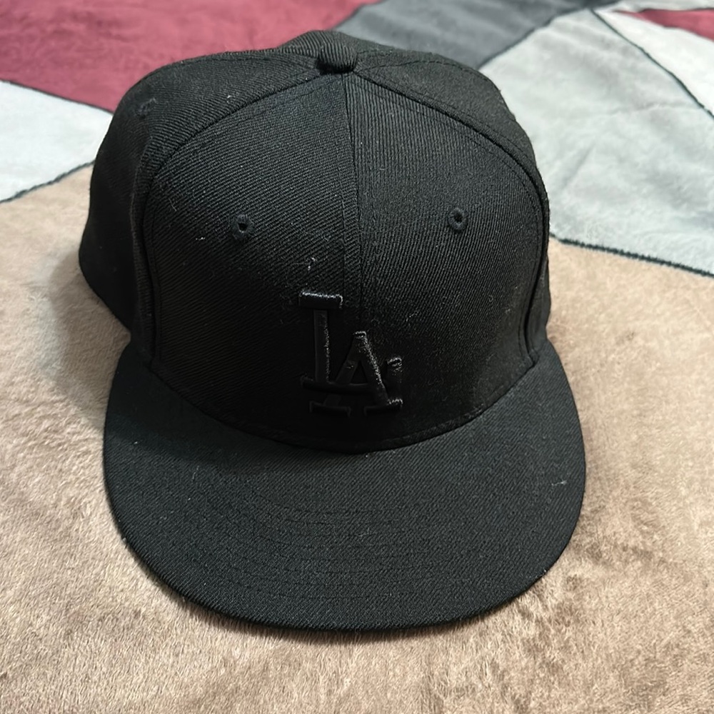 LA Dodgers fitted (7 3/8)